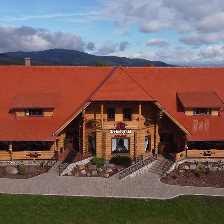 Székelyföld Fogadó Borzont Exterior foto